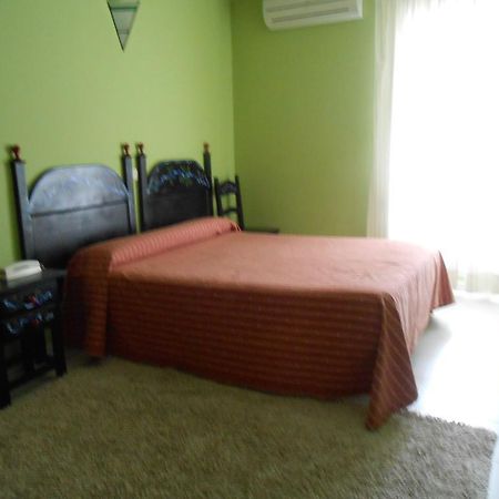 Hostal Burgos Torrecaballeros Bagian luar foto