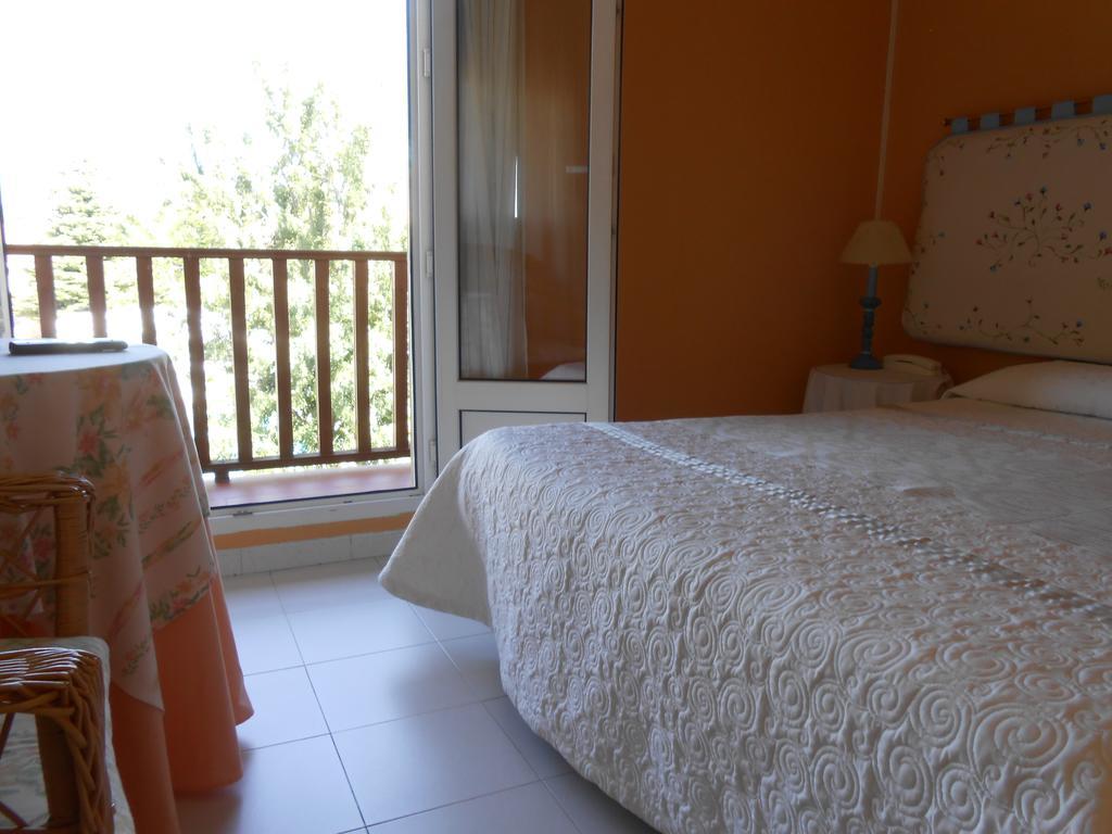 Hostal Burgos Torrecaballeros Bagian luar foto