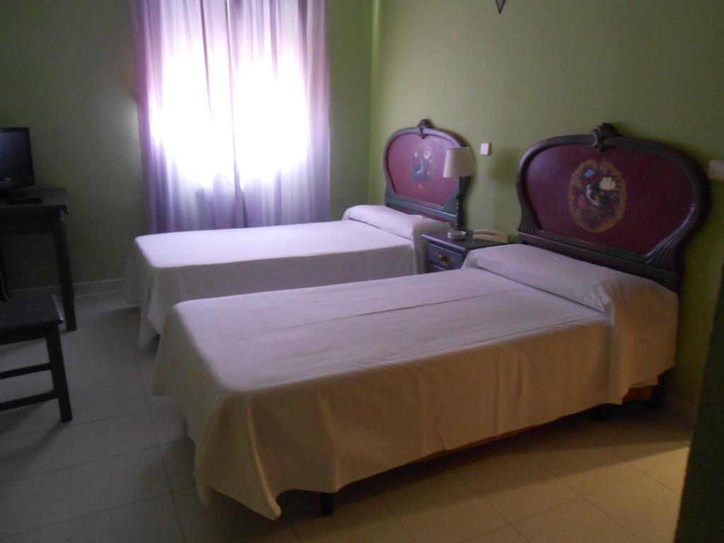 Hostal Burgos Torrecaballeros Bagian luar foto