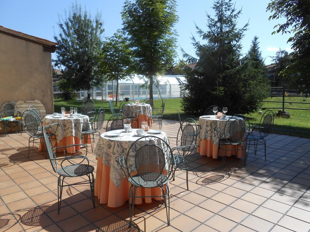 Hostal Burgos Torrecaballeros Bagian luar foto