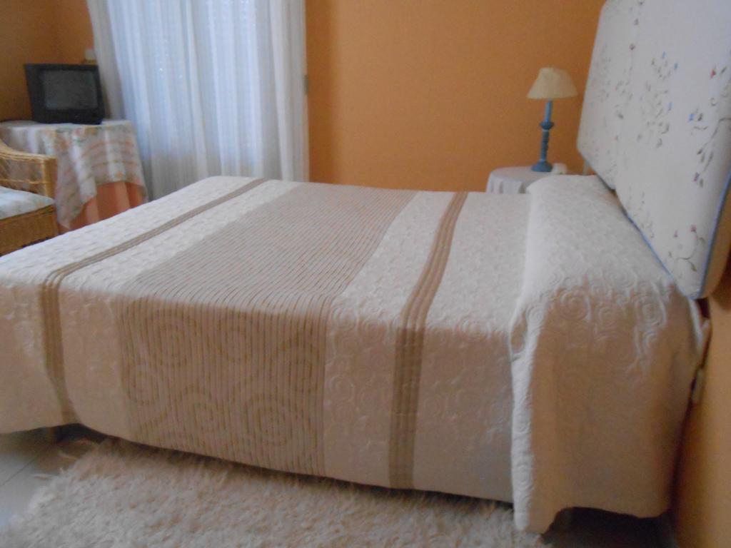 Hostal Burgos Torrecaballeros Bagian luar foto